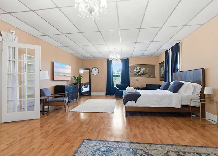 Downtown 4br With Parking Lafayette