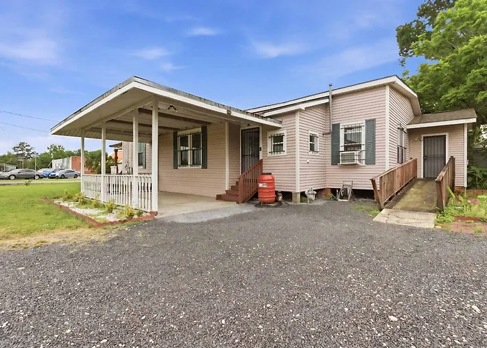 Hébergement de vacances Downtown 4br With Parking