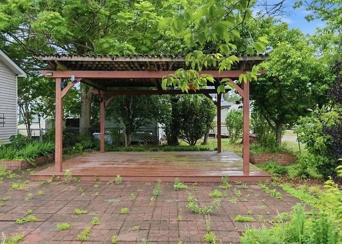 Hébergement de vacances Downtown 4br With Parking *